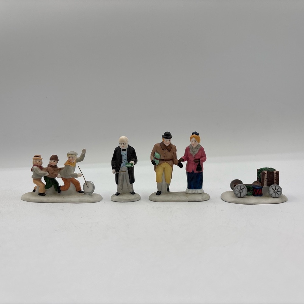 Department 56 1988 Vintage Heritage Village Nicholas Nickelby Set Of 4 5929-3